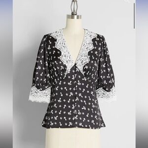 Modcloth Perfectly Unpredictable Top,
Black Mushroom, Medium, NWT
